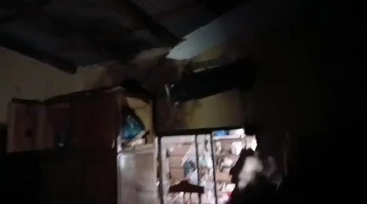 Rayo incendió una viviendaha oiko rescate de película a dueña de casa