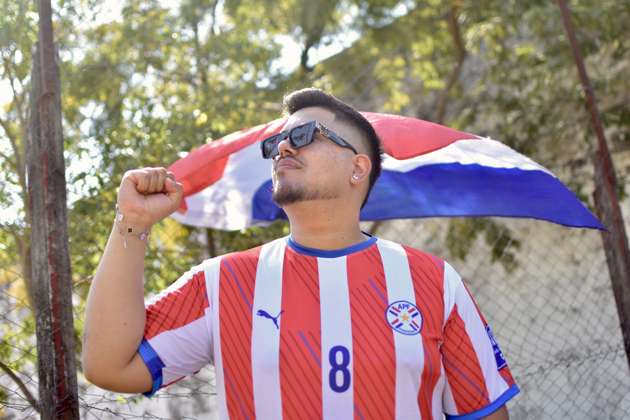 (VIDEO) ¡Tito Larra lanza una nueva canción para la Albirroja!