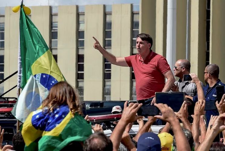 Bolsonaro no asistirá a la fase final de su juicio que se abre mañana martes