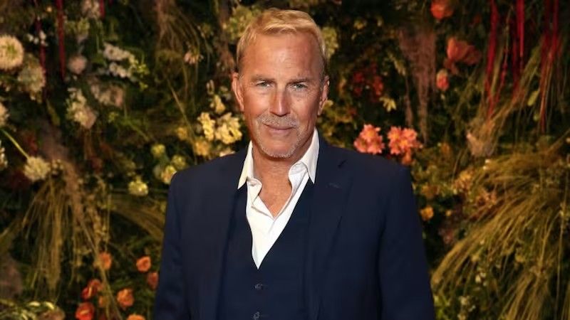 ¡Kevin Costner de novio con una mujer igualita a su ex!