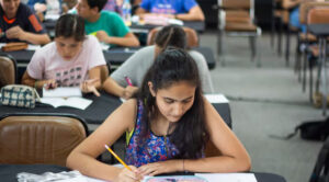 ¡Más de 50 de los postulantes a la carrera docente no pasaron examen del MEC!