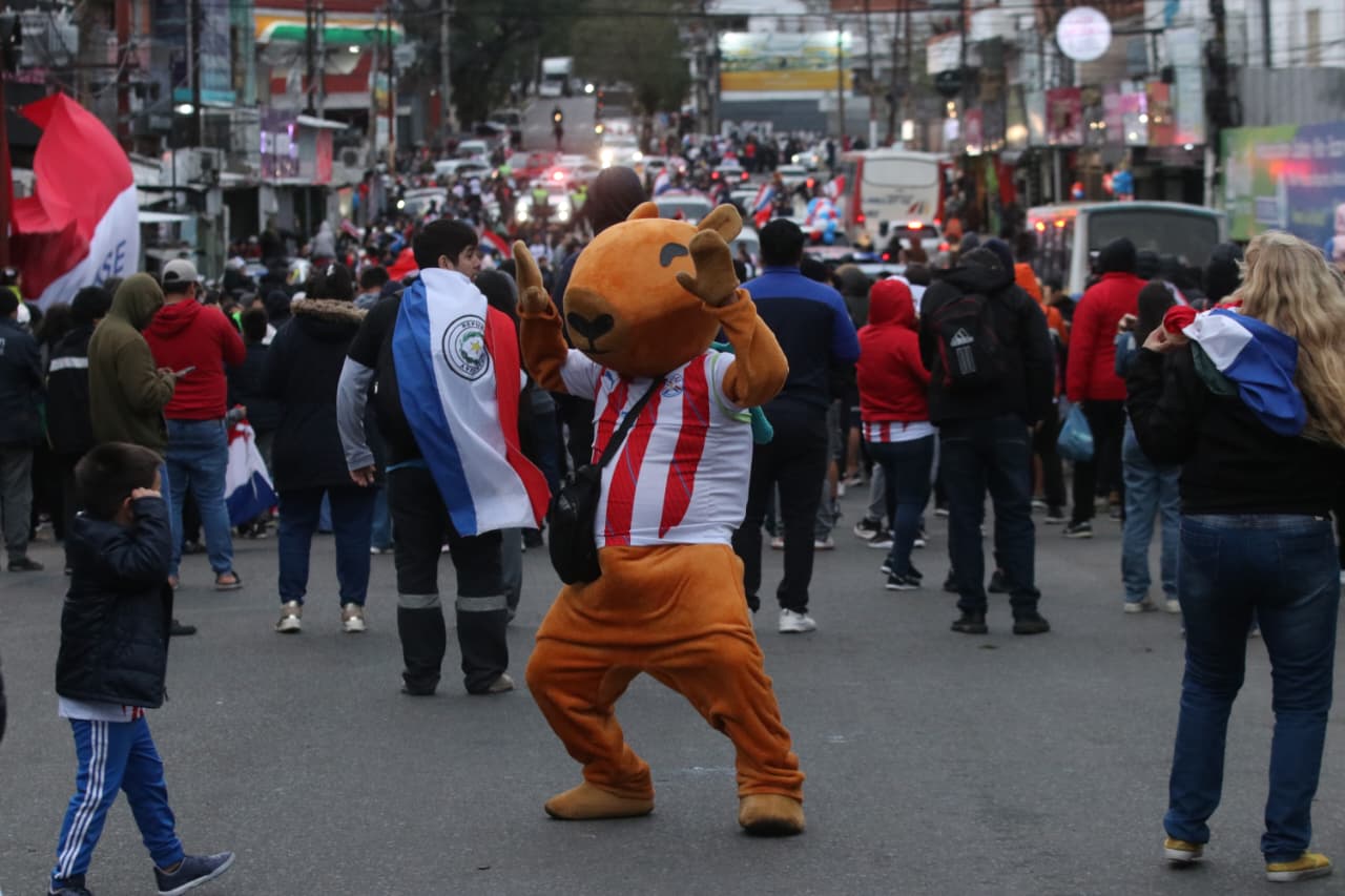 El Poder Ejecutivo aclaró algunos puntos sobre el “feriado albirrojo”