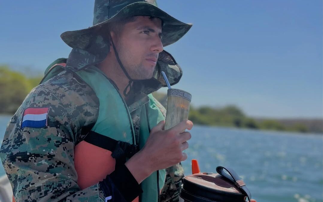 ¡Mañamína la pinta del “Sargento” Mateo Gamarra pescando en Brasil!