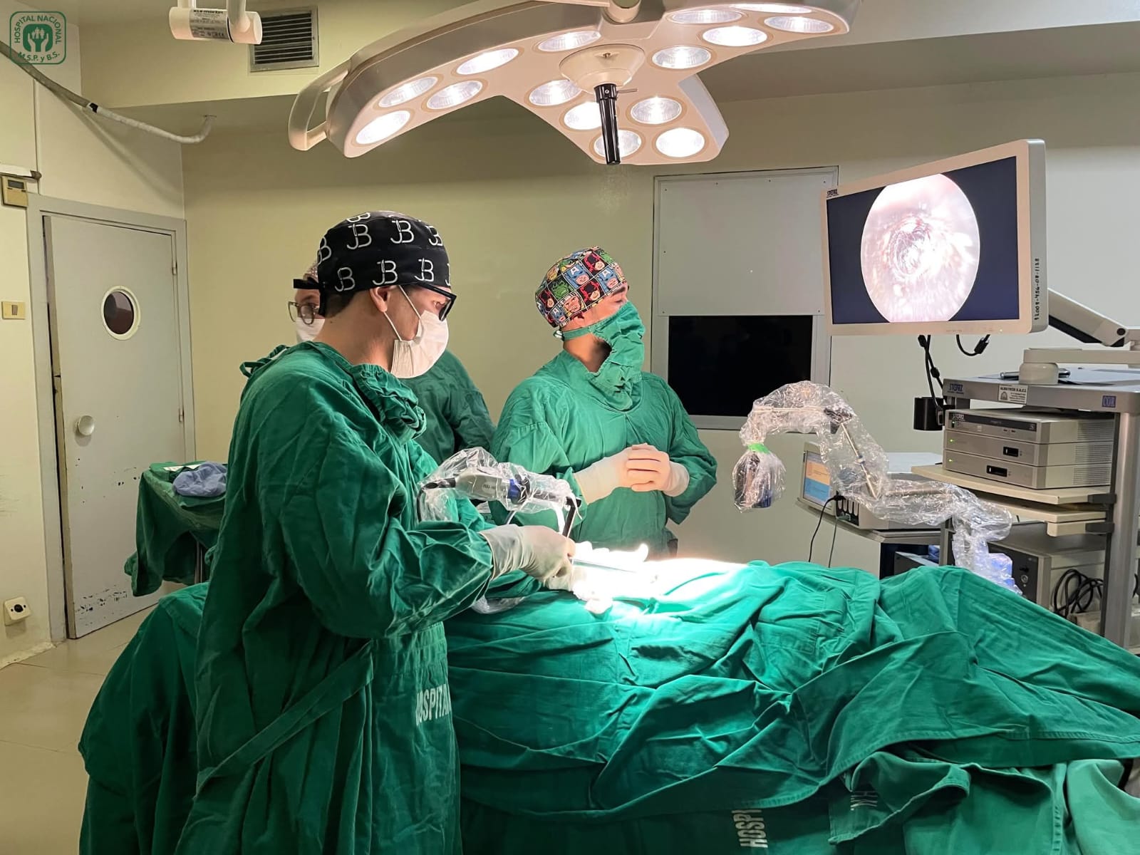 Realizaron la primera cirugía sin huella y con imanes en hospital de Itauguá