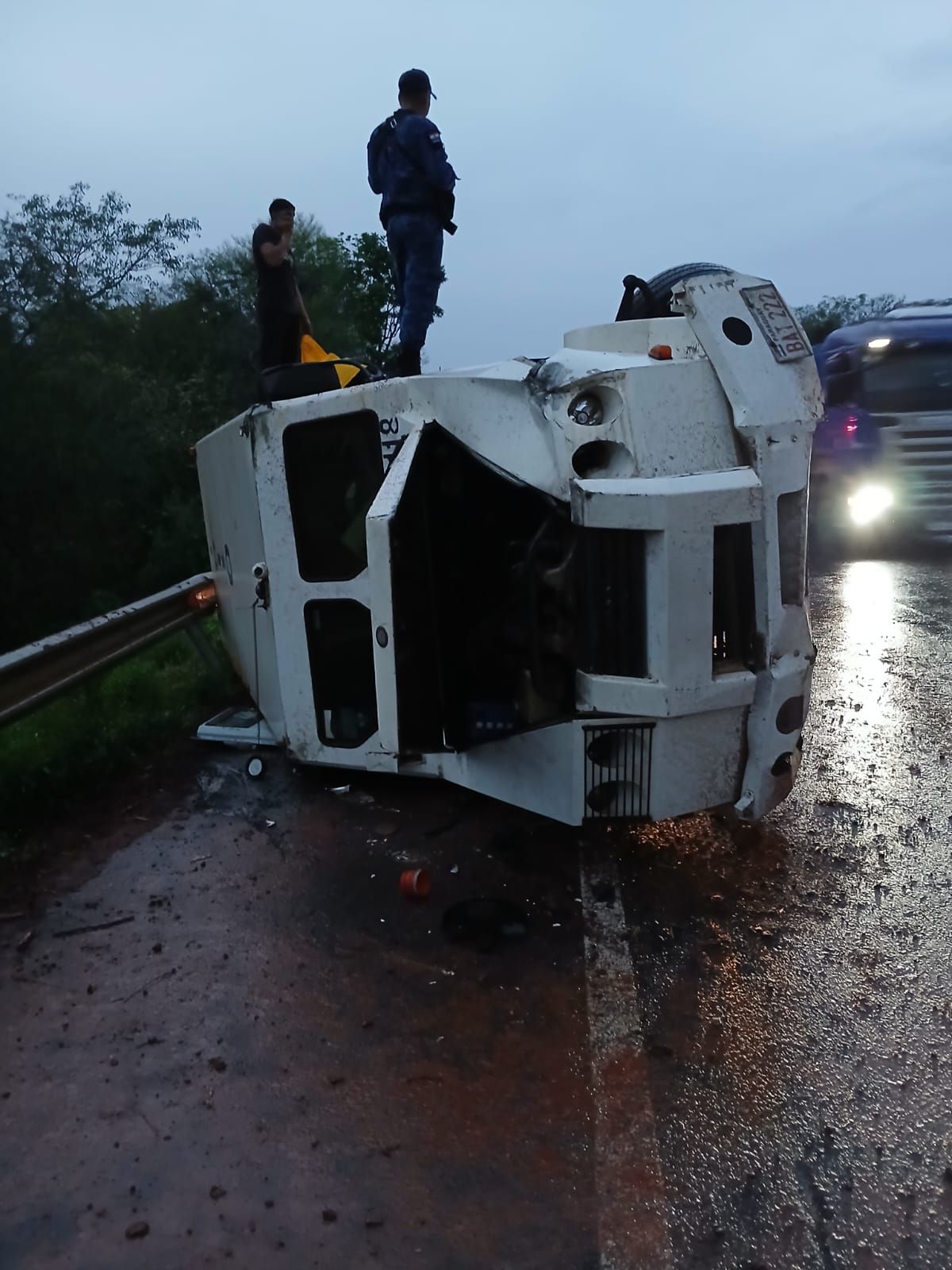 Uno de los empleados que estaban en el camión blindao murió anga