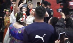 Selección paraguaya mundialista: fue recibida con batucada, polca, galoperas en el aeropuerto Silvio Pettirossi