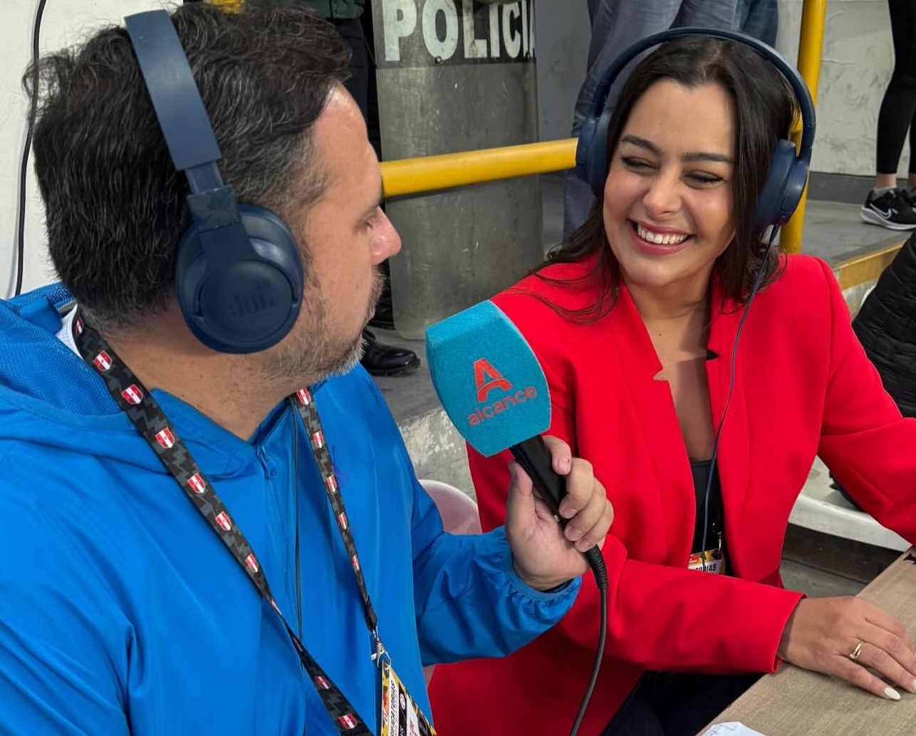 Larissa Riquelme debutó como comentarista peloteril