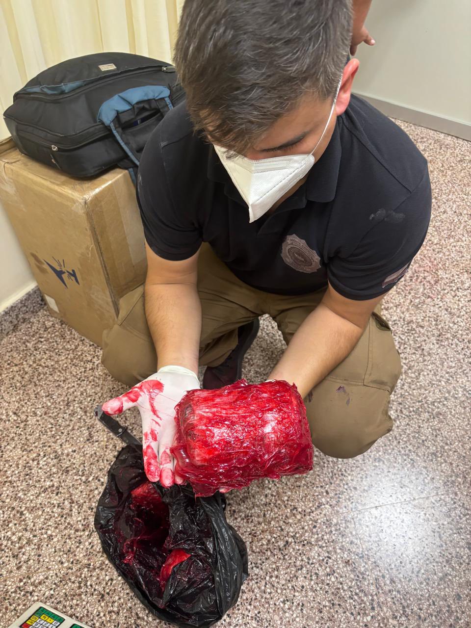 Pillan macoña potente que vino desde Miami