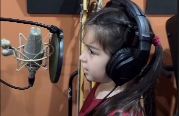 “¡Marche un babero para la mamá!” ¡La hija de Nadia Portillo ya canta también!