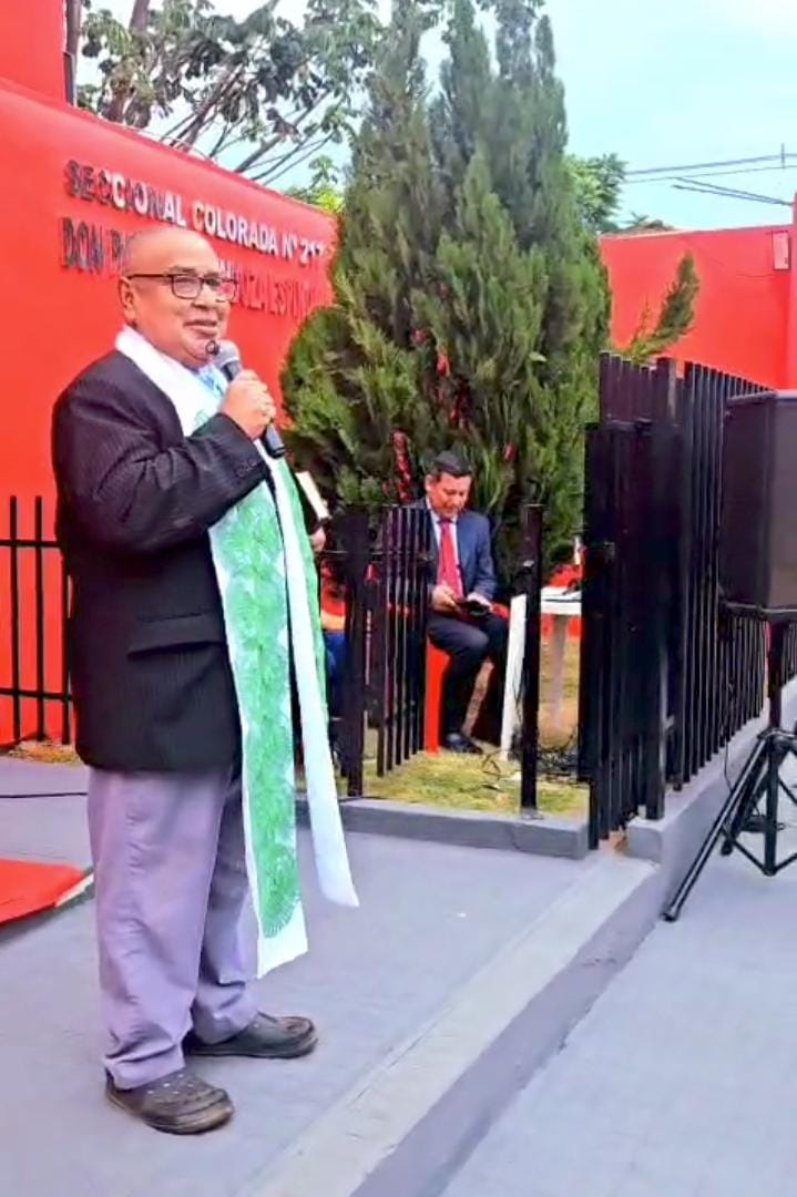 (VIDEO)Pa’i volvió a dar misa tras años de ausencia en el día del partido colo’o