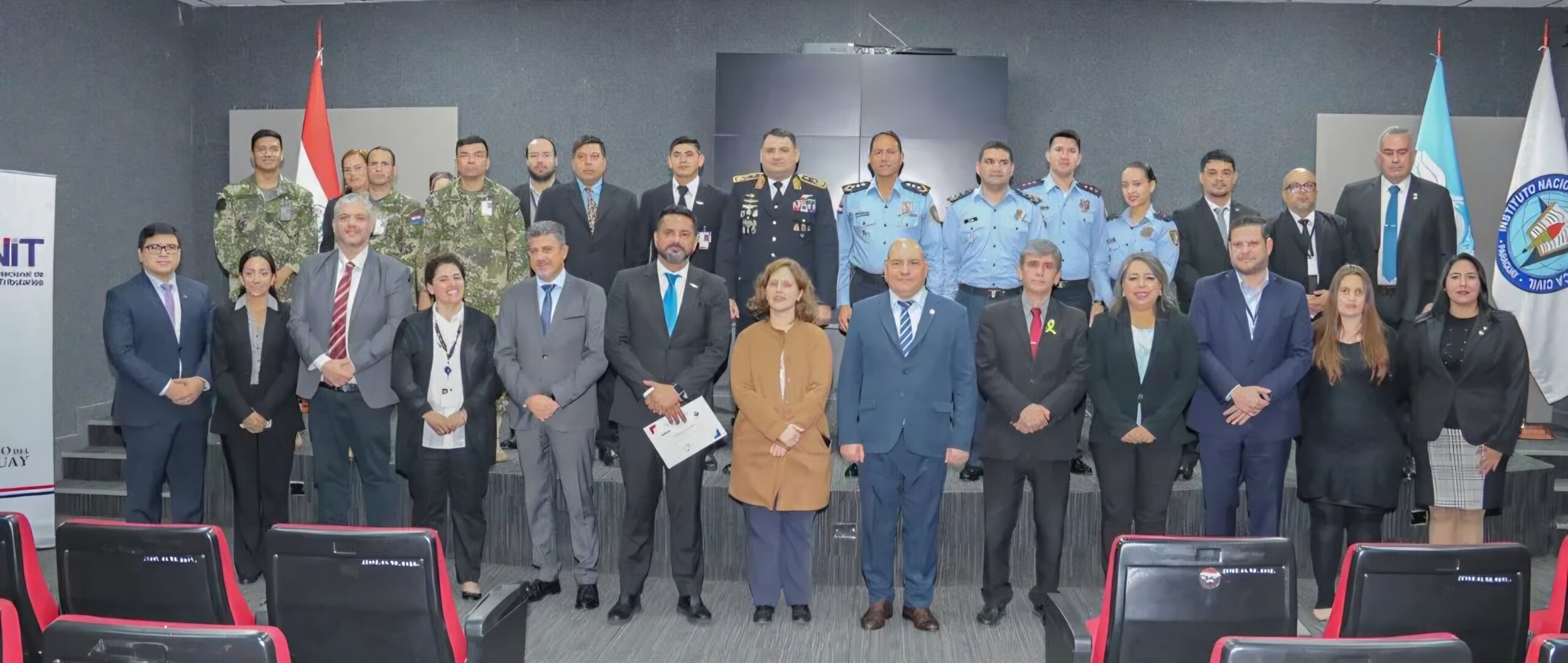 Colibrí: Capacitan sobre control aéreo e informatica