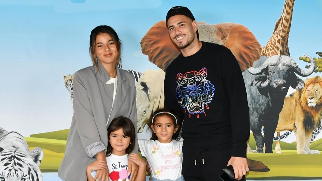 ¡Tonny Sanabria apareció con una mujer y saltaron las fans celosas!