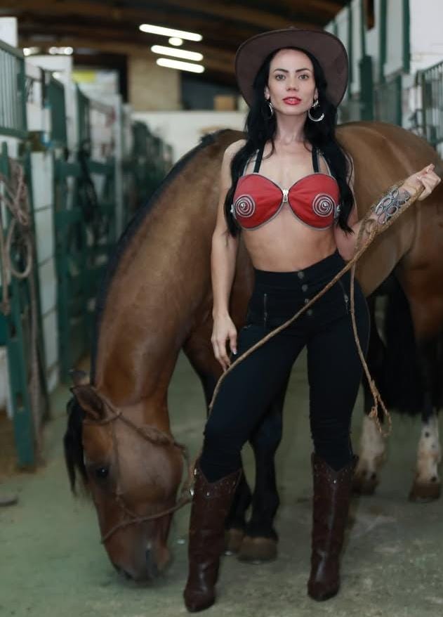 (VIDEO)Pame Rodríguez mostró cómo chulea crisis con el Rayadito