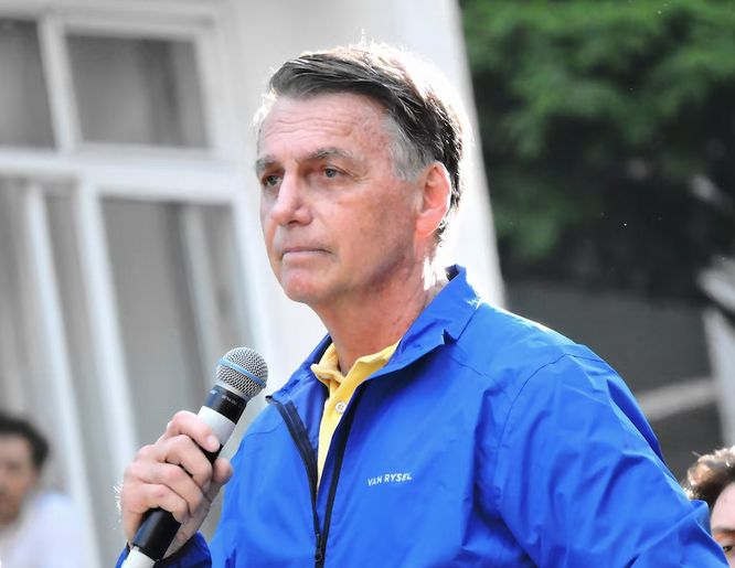 El ex presidente de Brasil Jair Bolsonaro fue diagnosticado con cáncer de pi