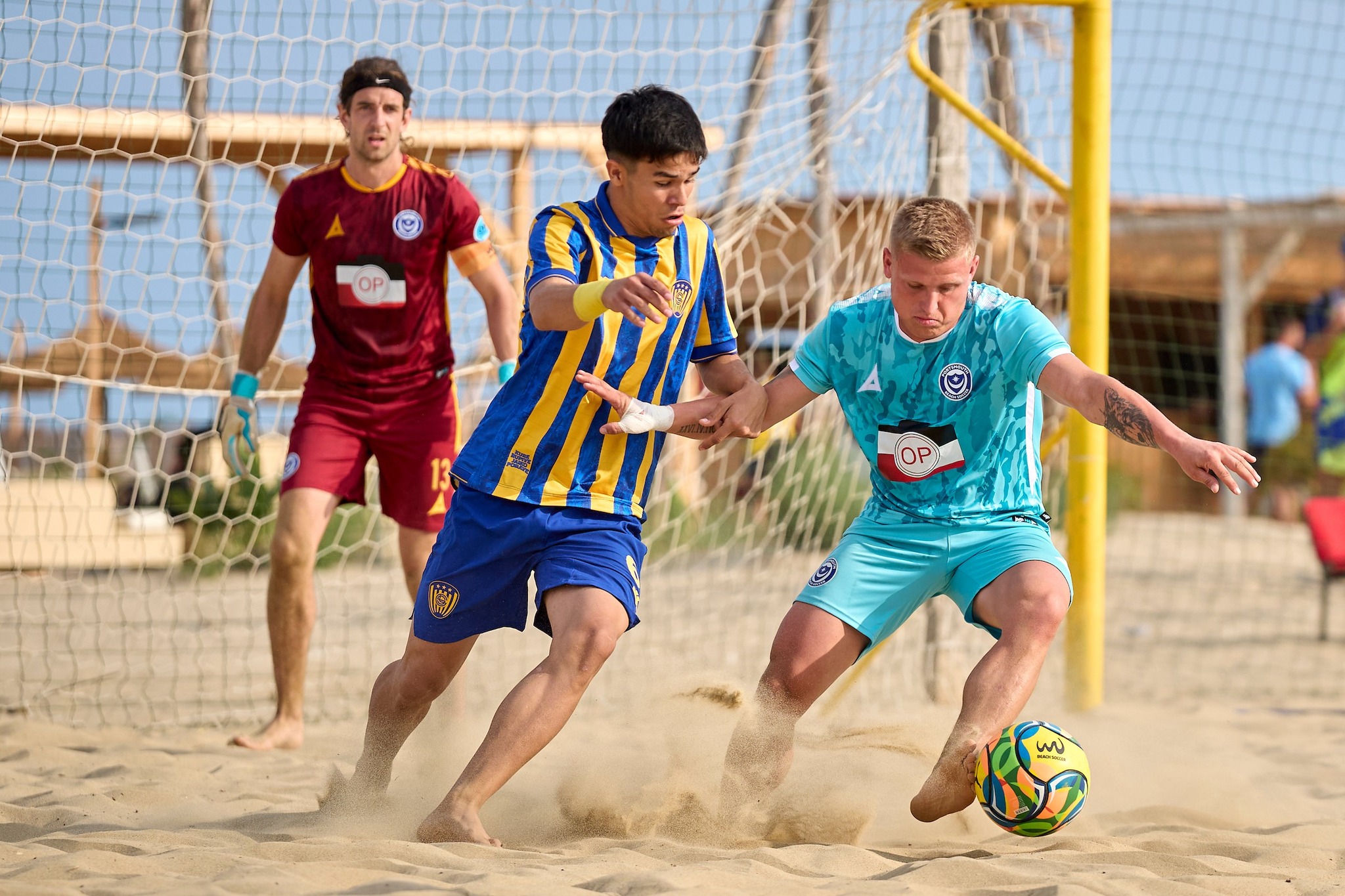 Sportivo Luqueño goleó al Portsmouth de Inglaterra y clasificó a los octavos de final del Mundial de Clubes de Fútbol de Playa