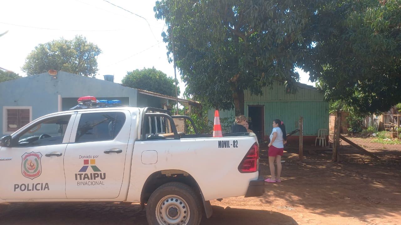 ¡Oiko vai con su amorchi ha oñemombo a un pozo!
