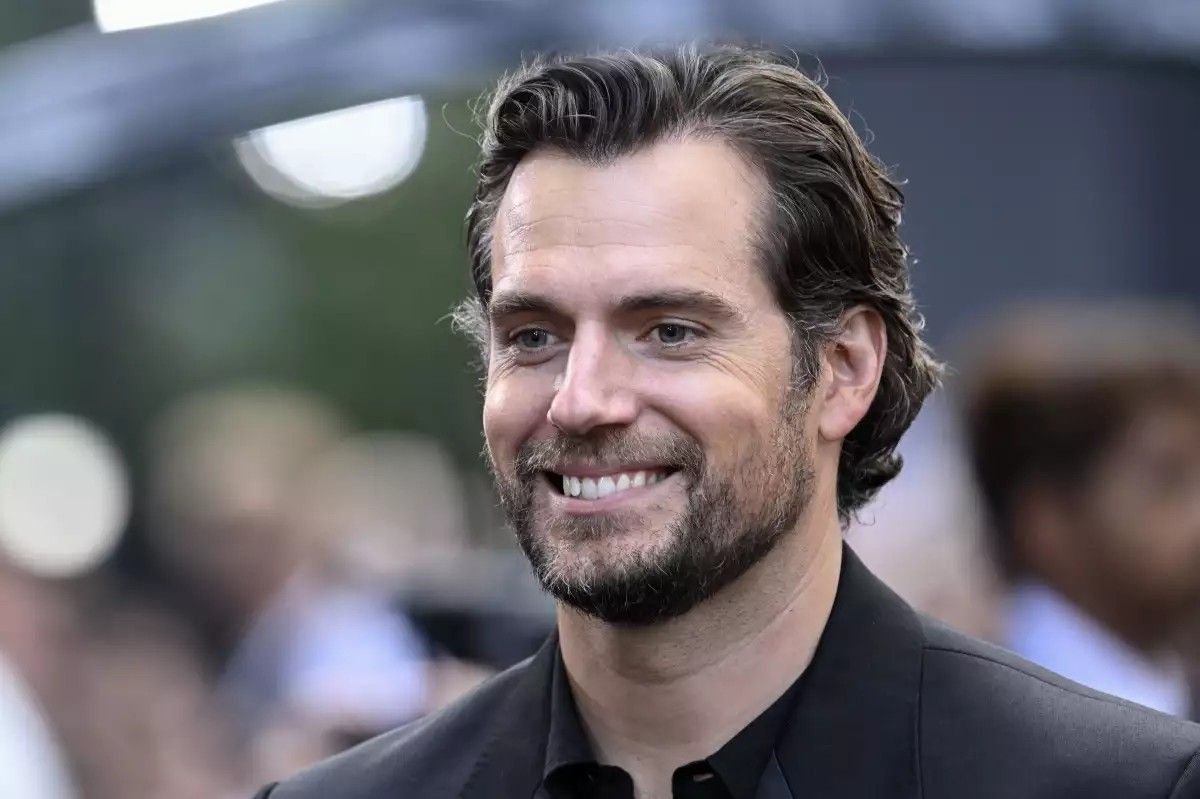 ¡Henry Cavill reaparece y muestra su naná que lo alejó del laburo!