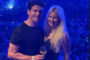 ¡Noche romántica de Nelson Haedo con su amorchi en el concierto de Drake!