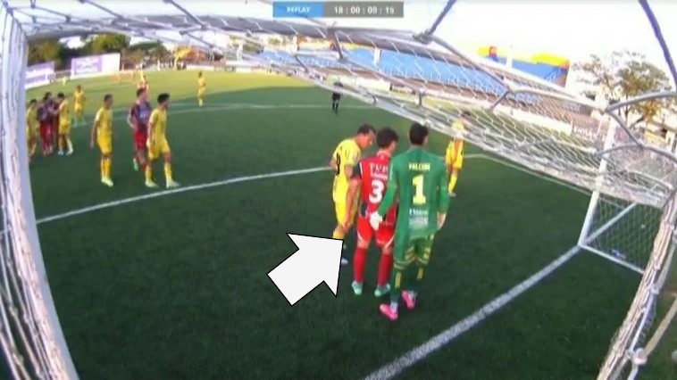 ¡Atendé cuál es el duro castigo al arquero que hizo “kuã leõ” en pleno partido!