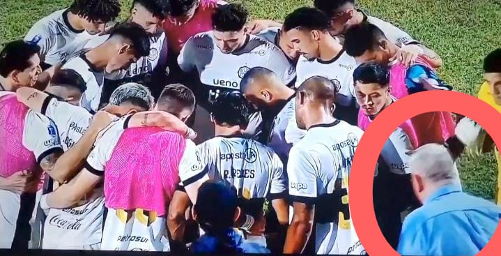 (VIDEO)Indignación: ¿Peloteros franjeados ningunearon a Ever Almeida en la arenga?