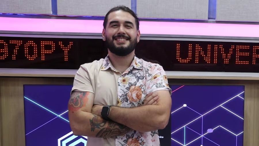 (VIDEO) ¡Conductor de TV pidió que los arrieros orinen sentados!