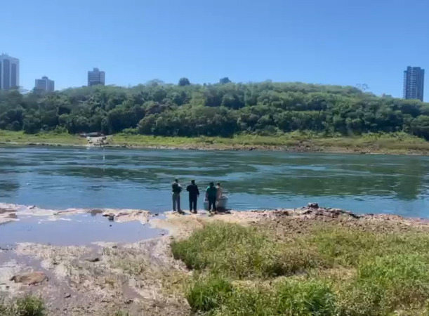 Dos paseros naufragaron en el Paraná, uno de los cuerpos sigue desaparecido