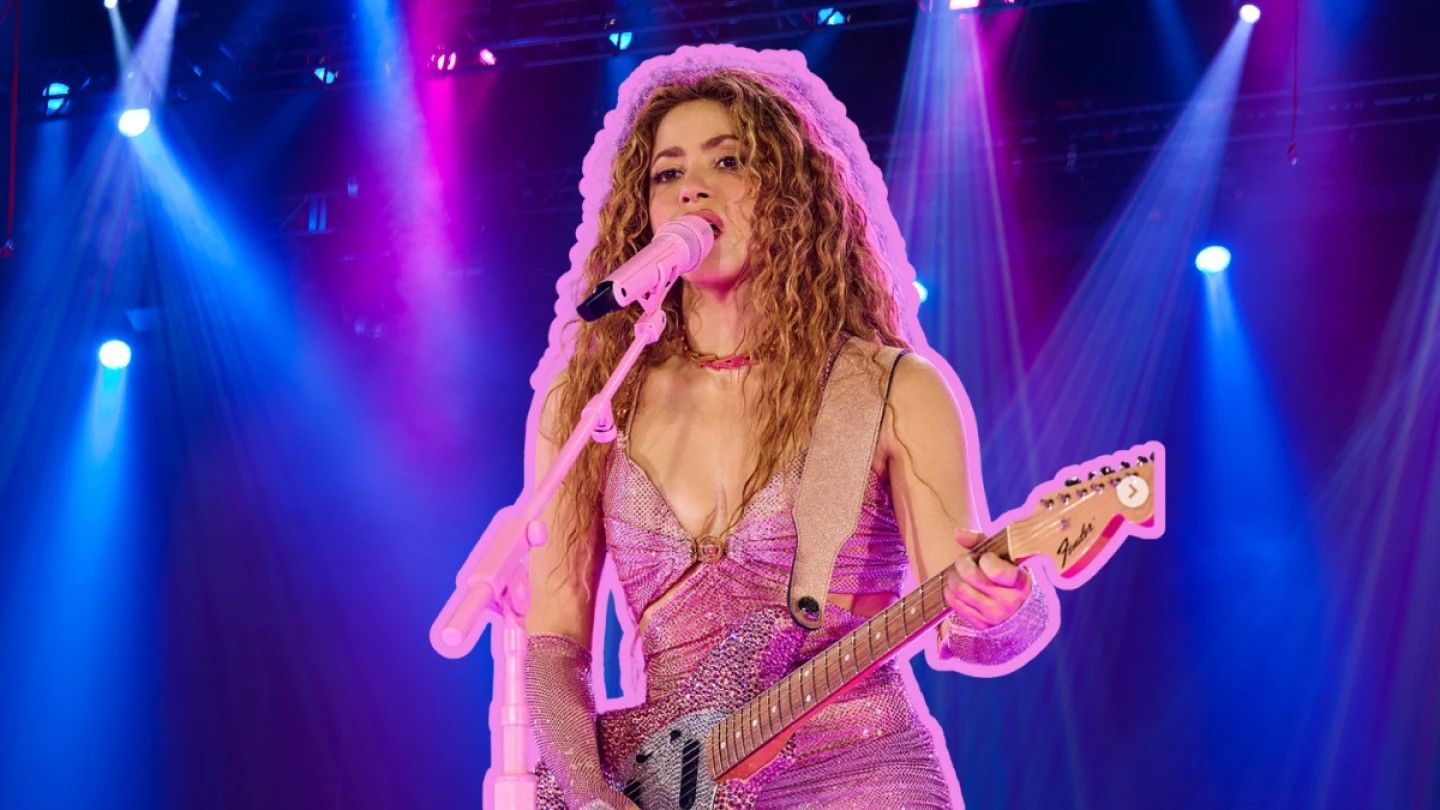 (VIDEO) Ciega, sordomuda: Shakira es criticada por no auxiliar a camarógrafo que se cayó frente a ella