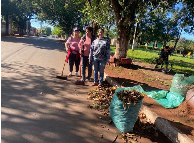 Ejemplo: Tres doñitas omopotî su barrio