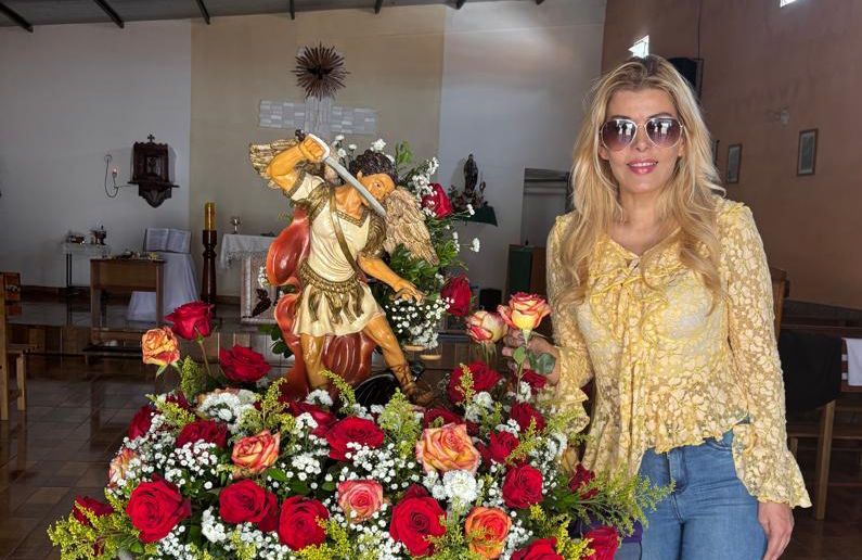 Karina Cardozo devota de San Miguel Arcángel:”El me hace invisible cuando hay peligro”