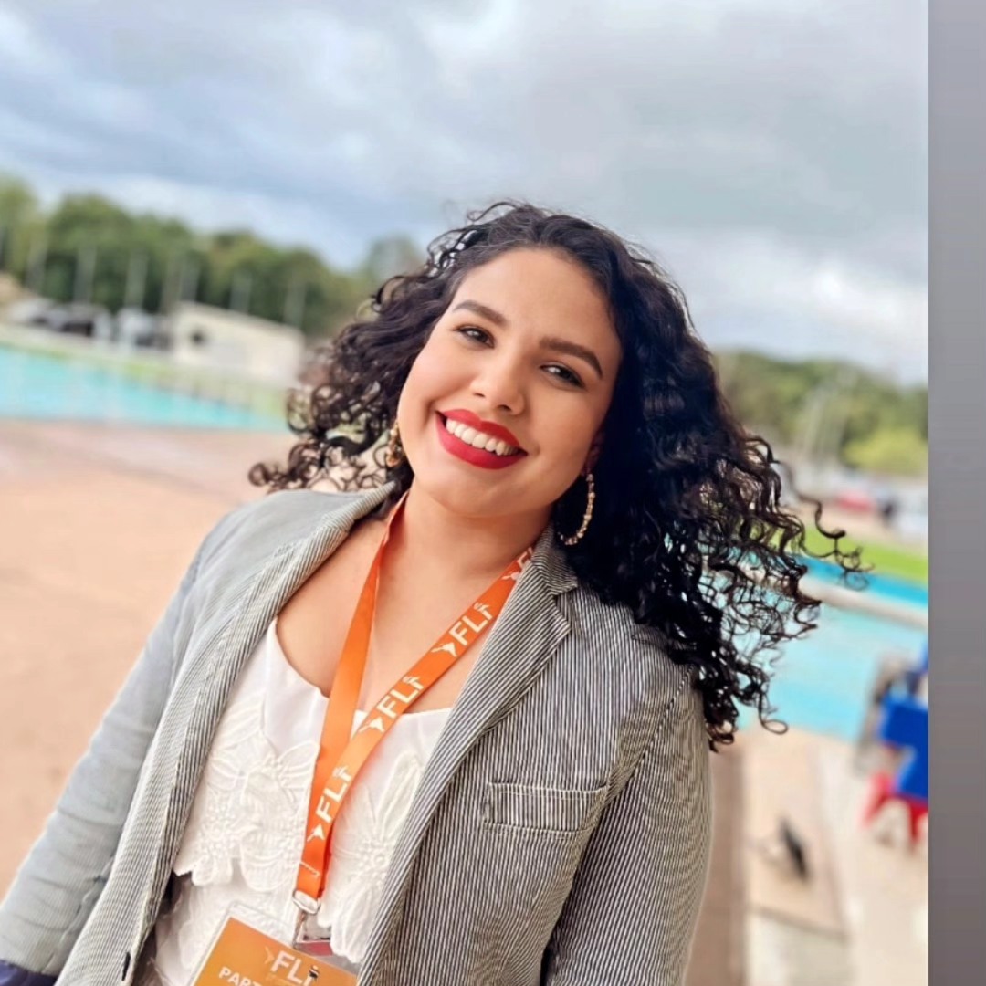 Destacada docente muere electrocutada en la vía pública