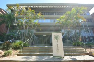 Exfuncionaria de Yacyretá y médico fueron imputados por certificado mau