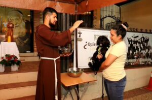 Capuchinos bendecirán a las mascotas
