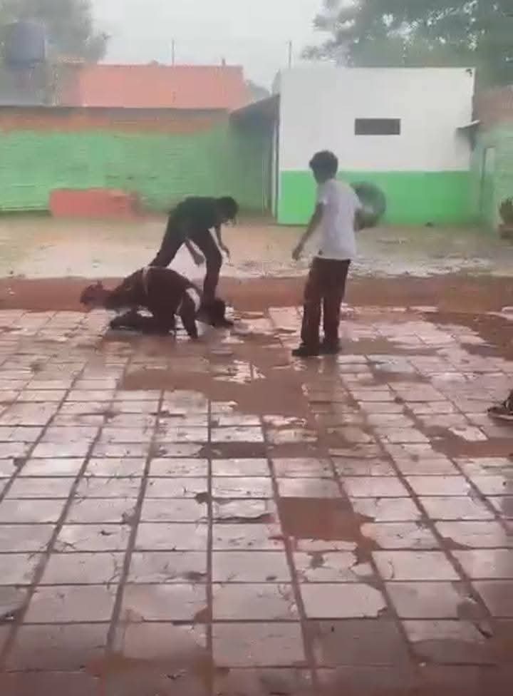 (VIDEO) ¡Escándalo!: Estudiantes se molieron a golpes