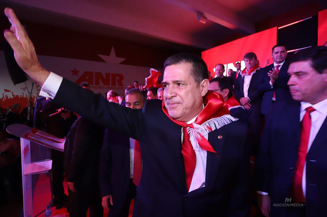 Cartes agradeció apoyo de correlís: “Nada supera la unidad del Partido Colorado”