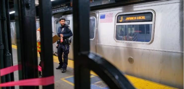 Hallan muertas a dos adolescentes en Nueva York: sospechan de accidente durante “juego”