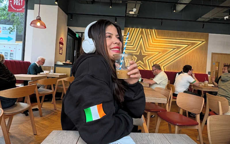 ¡Periodista paraguaya va a dejar de limpiar pisos en  Irlanda! “¡Me contrataron como barista!”