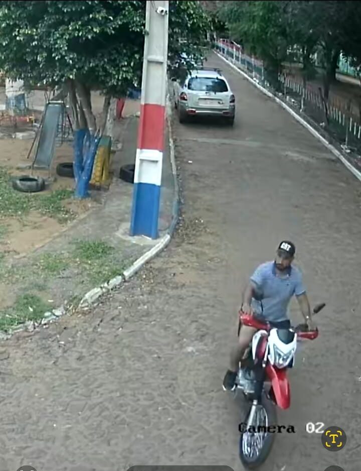 (VIDEO)¡Depravado se “masturbó” frente a niños en una plaza!