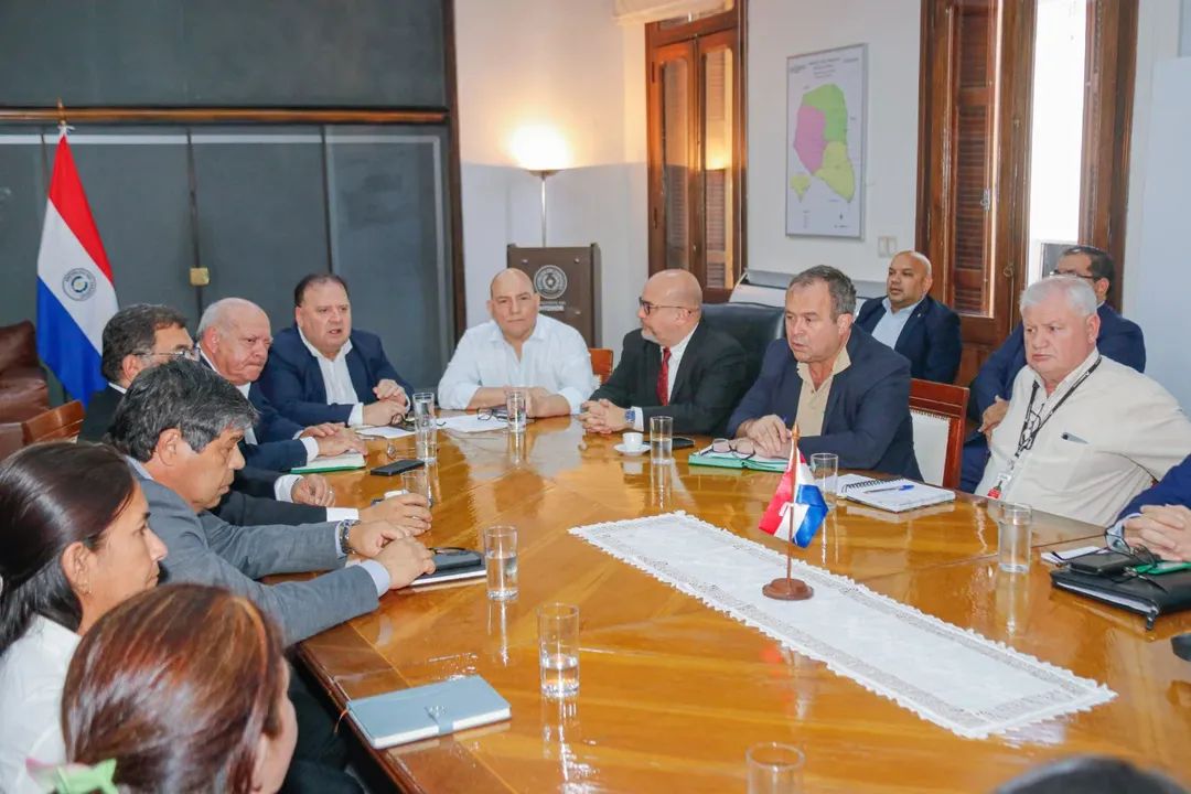 Articulan soluciones para los ckokokue