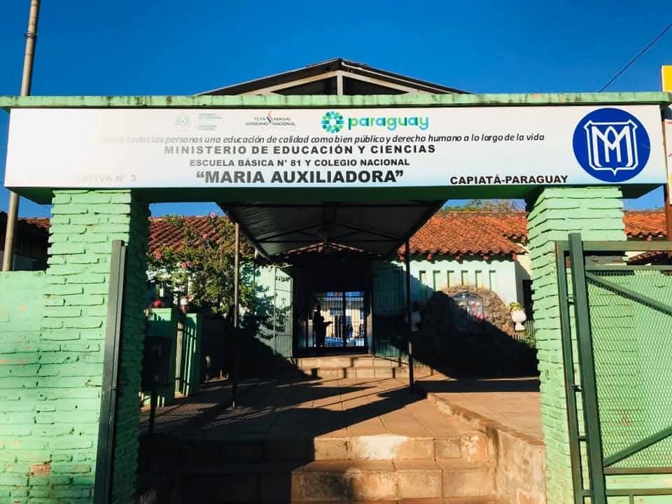 Padres de un cole denuncian que chespi vive en la institución y piden intervención