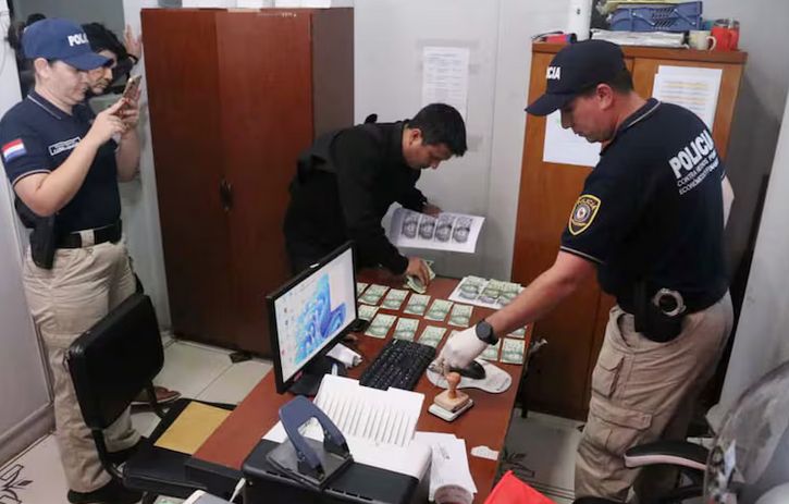 Ministerio Público imputó a fiscal y a su asistente por coima