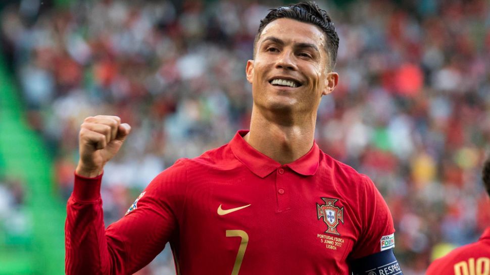 Ya es un escándalo: CR7 metió doblete y superó récord del “Pescadito” Ruiz