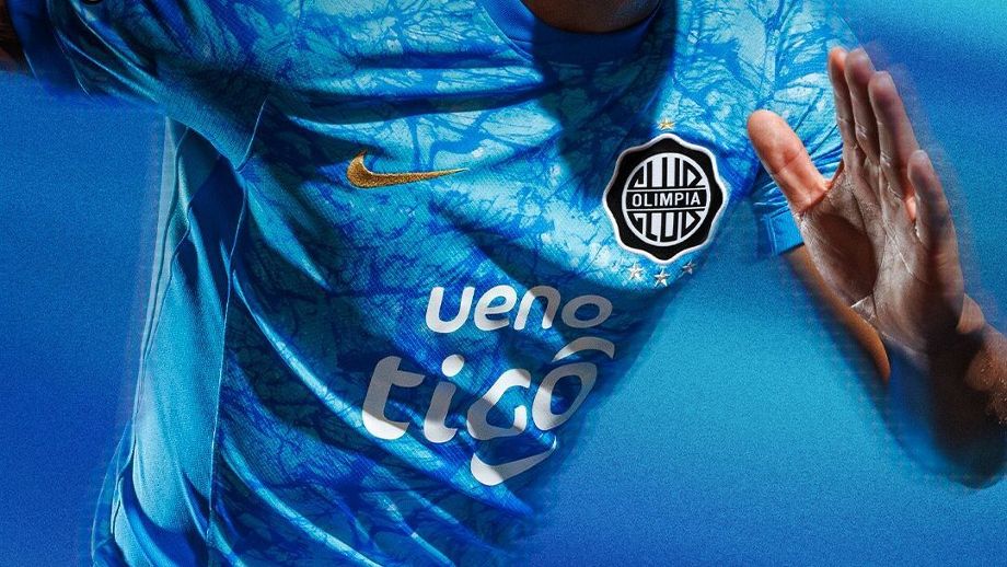 Jugadores de Olimpia decidieron usar la camiseta celeste el domingo