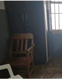 Rompieron ventanas de hospital y se llevaron a un niño sin orden médica