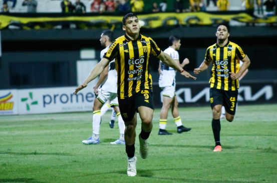 Cachique dio vuelta la tortilla ante Reco y le mete feroz presión al Ciclón