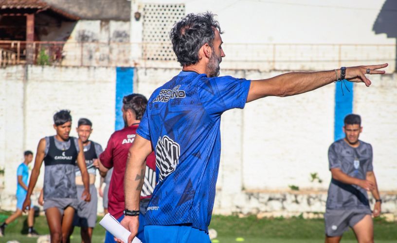 Primer triunfo del “Pistolero” como entrenador