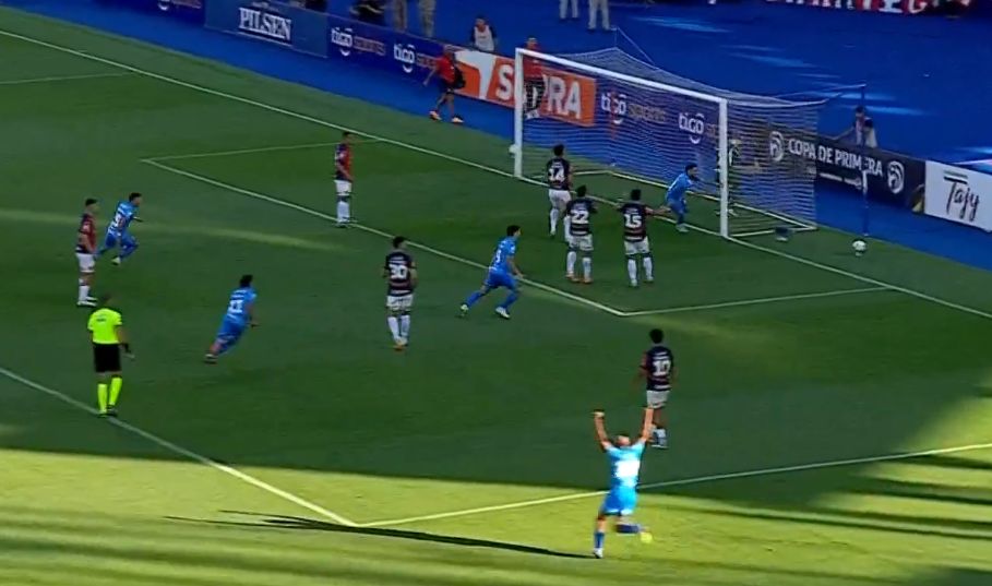 (VIDEO) Olimpia le madrugó a una dormida defensa de Cerro