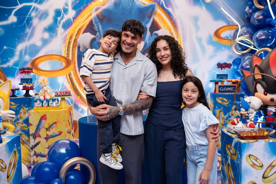 (GALERÍA) ¡El capitán albirrojo festejó con todo el cumple de su hijo paha!