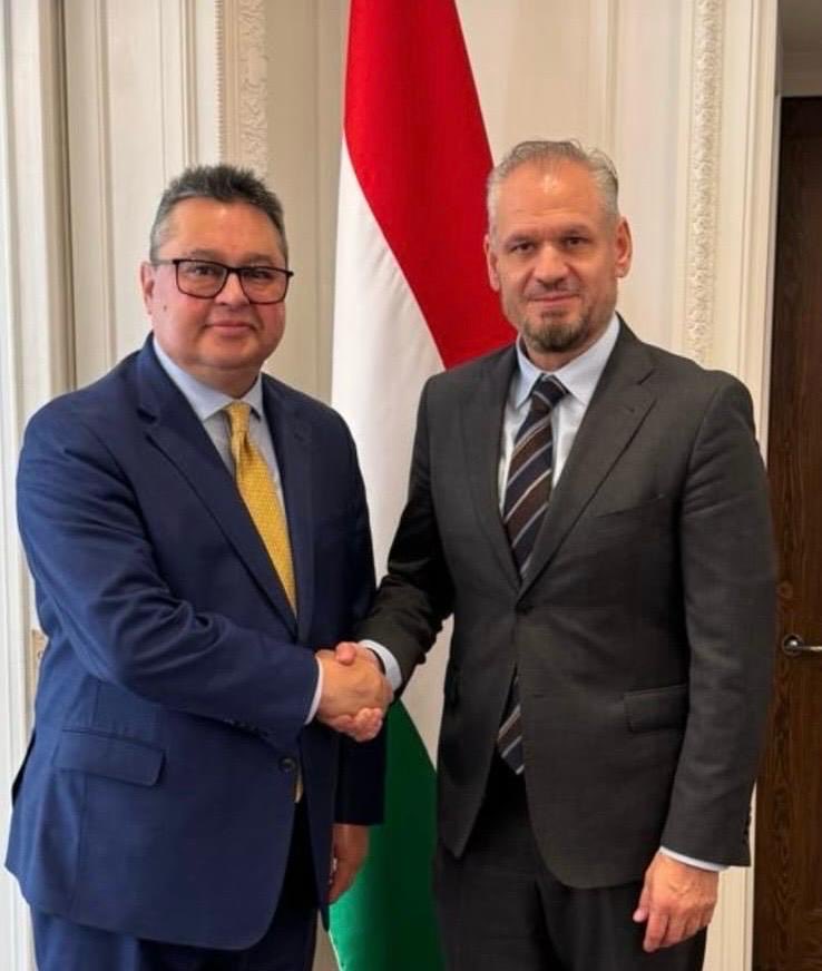 Reu karape con representante de Hungría: “Fortalecer los lazos de amistad”