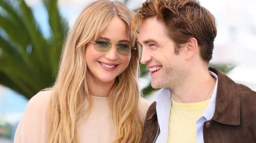 Jennifer Lawrence: “Robert Pattinson es una amiga más, le gusta chismosear”