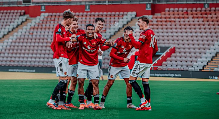 León se mandó un golazo con la camiseta del Manchester United